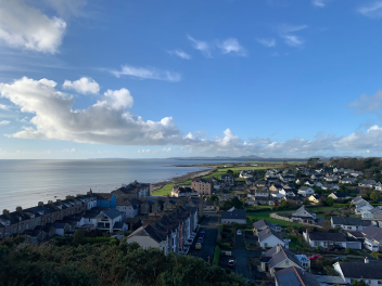 Gales sky
